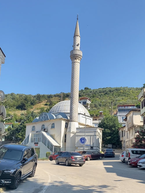 moschea a tirilye in mudanya, turchia