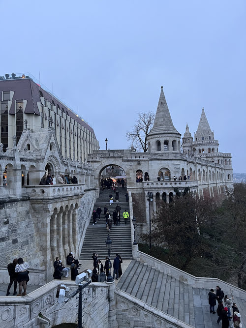 bastione dei pescatori nel mese di dicembre a budapest